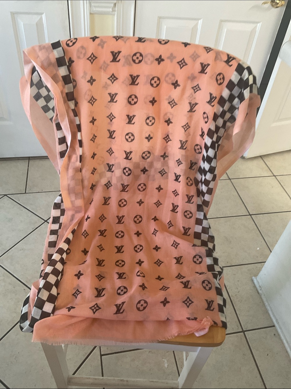 Fashion LV Scarf - Picture 5 of 6